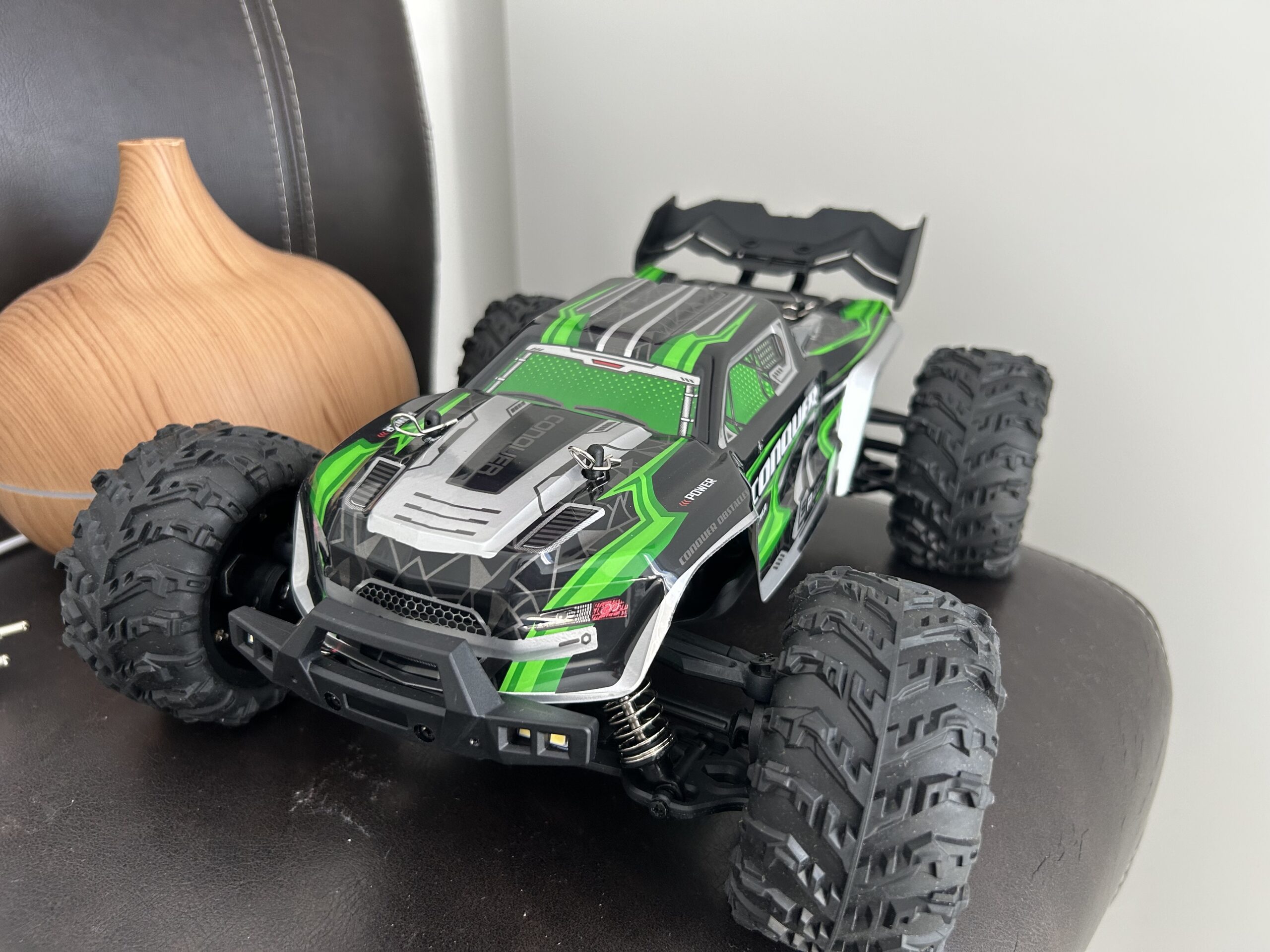 Photo Monster 50 km/h avec son look agressif.