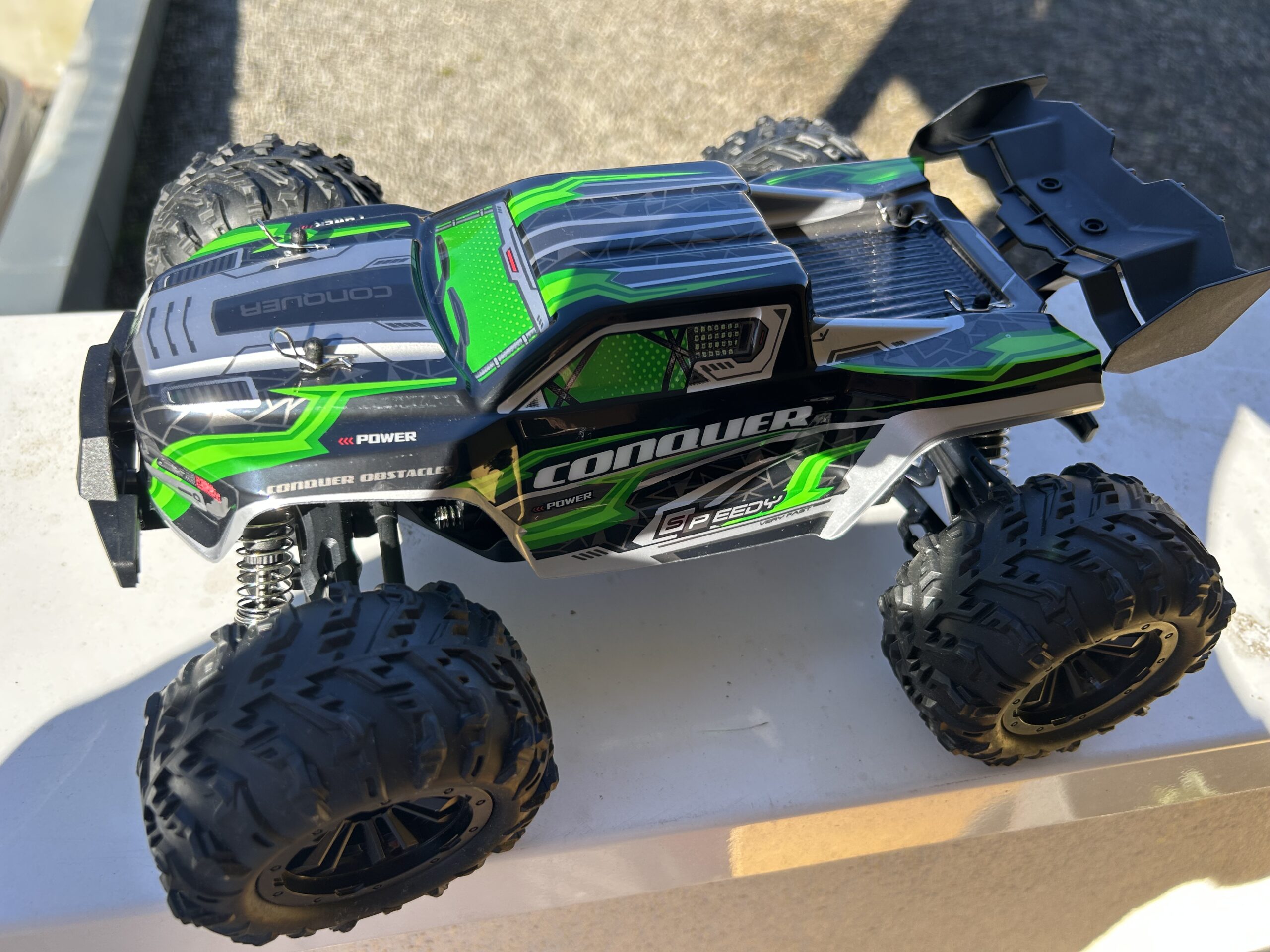 Monster sur terrain mixte.