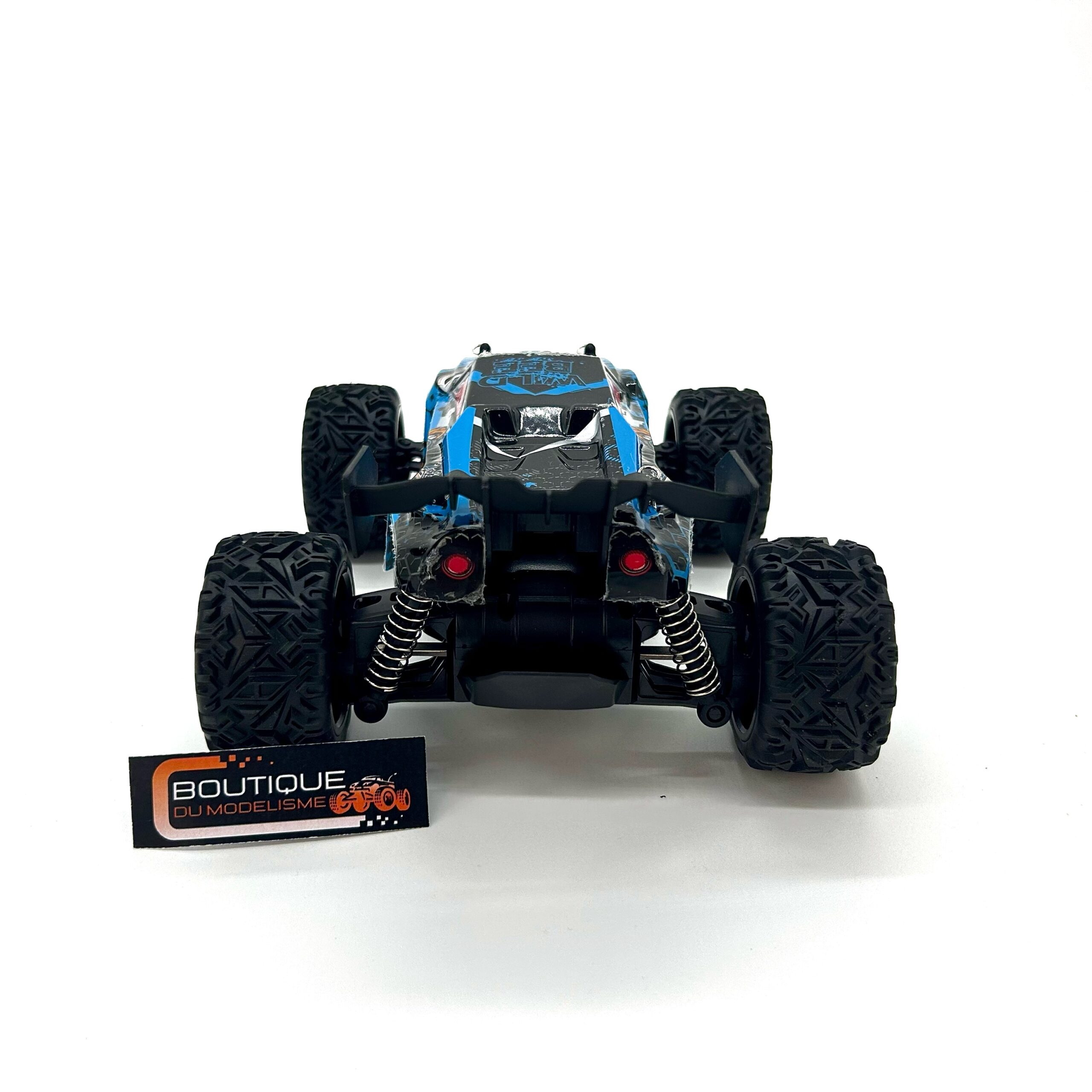 Beast franchissant des petits obstacles.