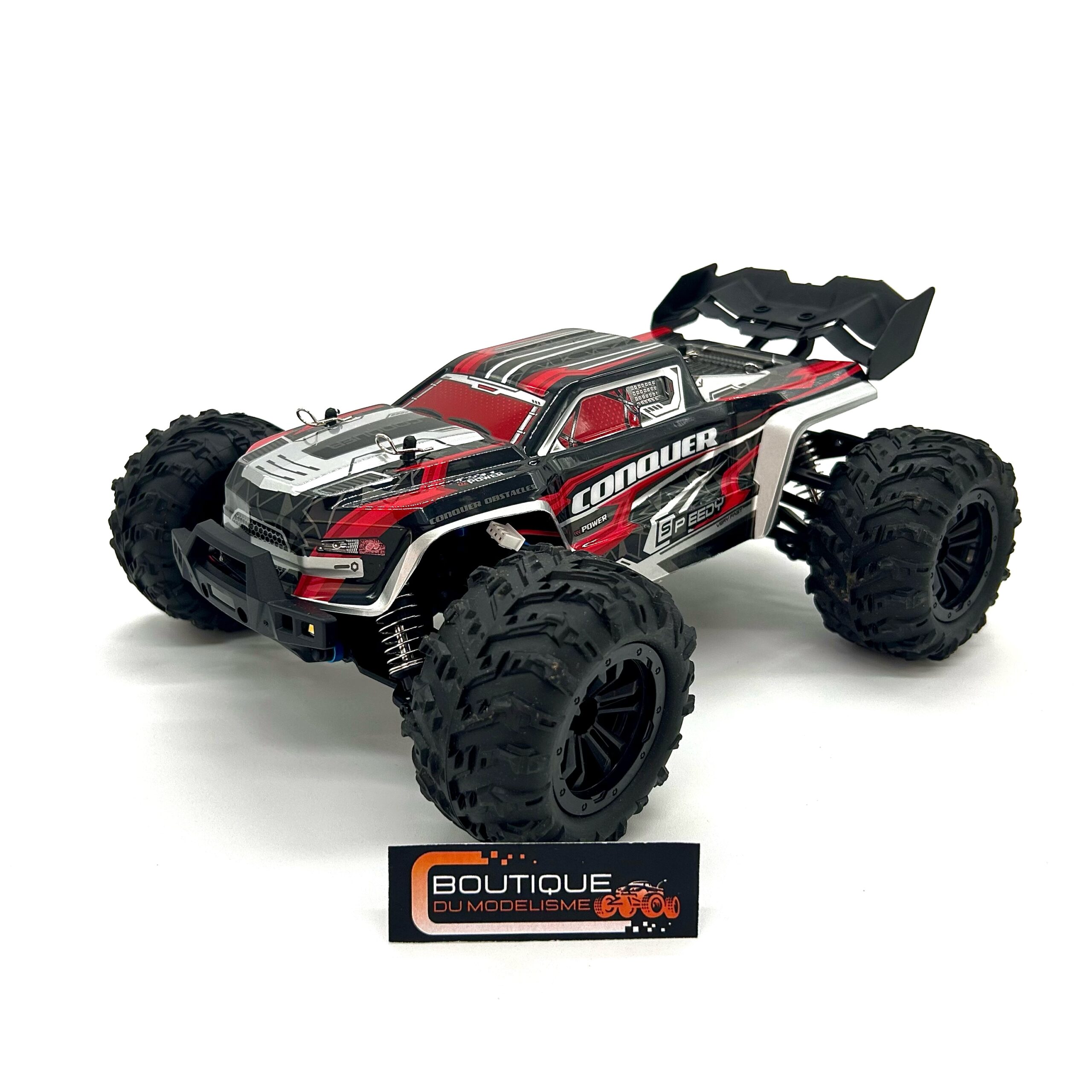 Monster 50 km/h sur chemin de terre.